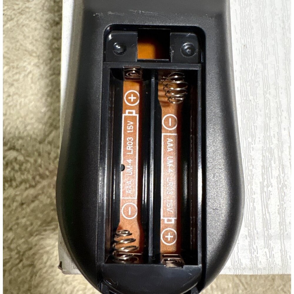 Philips Universal Remote Control Model SRP9243B/27 Tested - Picture 6 of 7